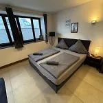 Appartement 24-7 - *